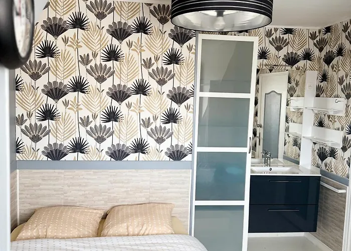 Les Cles Angevines Chambre Numero 7